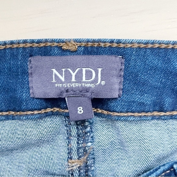 NYDJ Barbara Bootcut Jeans in Cooper Wash, Size 8 - Picture 4 of 15